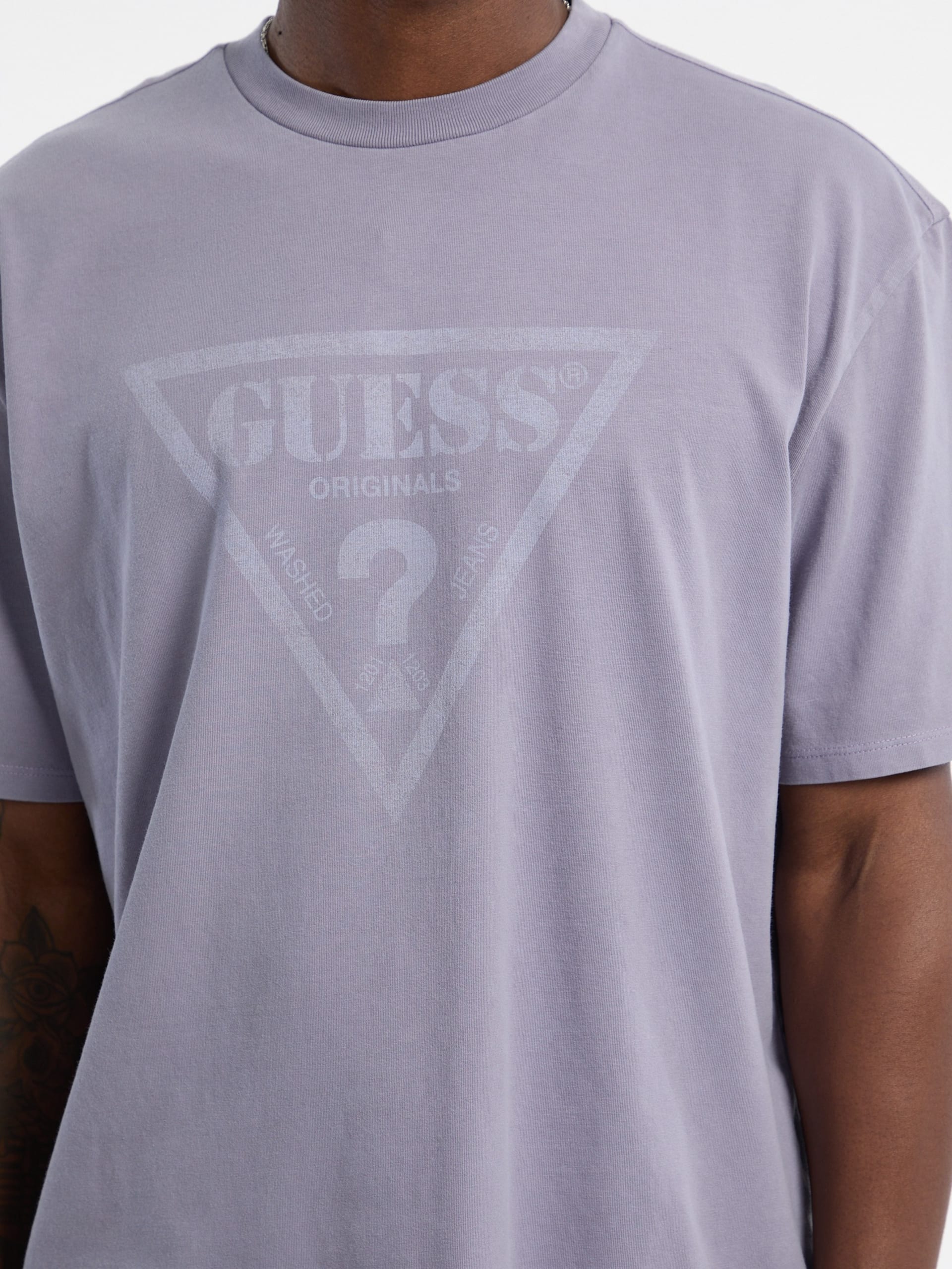 Camiseta GUESS Originals Eco Vintage Triangle