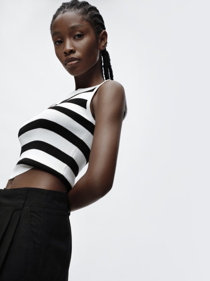 Blusa básica de malha - Preto/branco