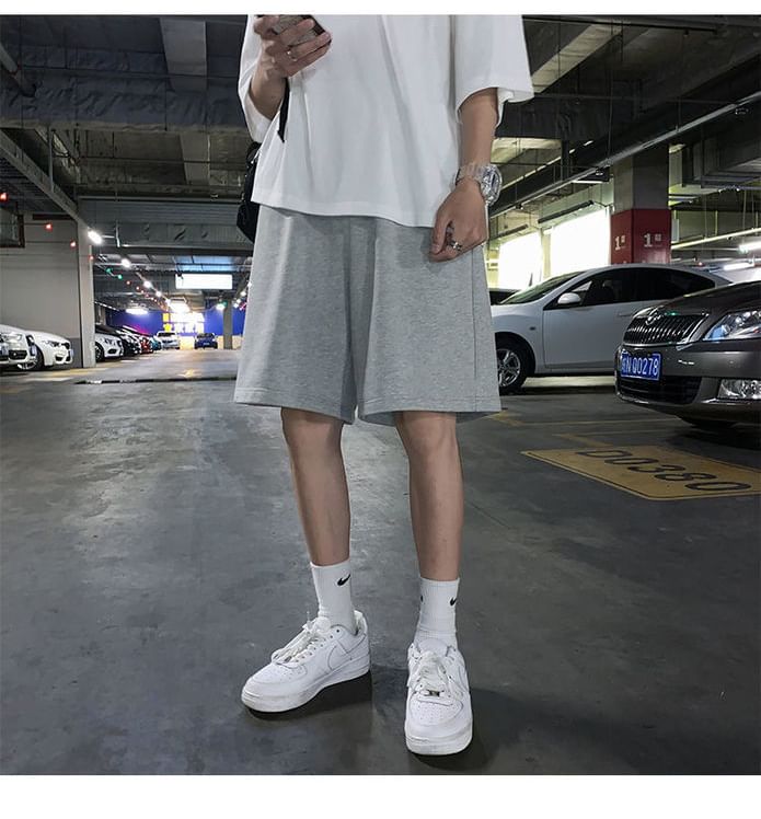 Sinlarity - Mid Rise Plain Sweat Shorts