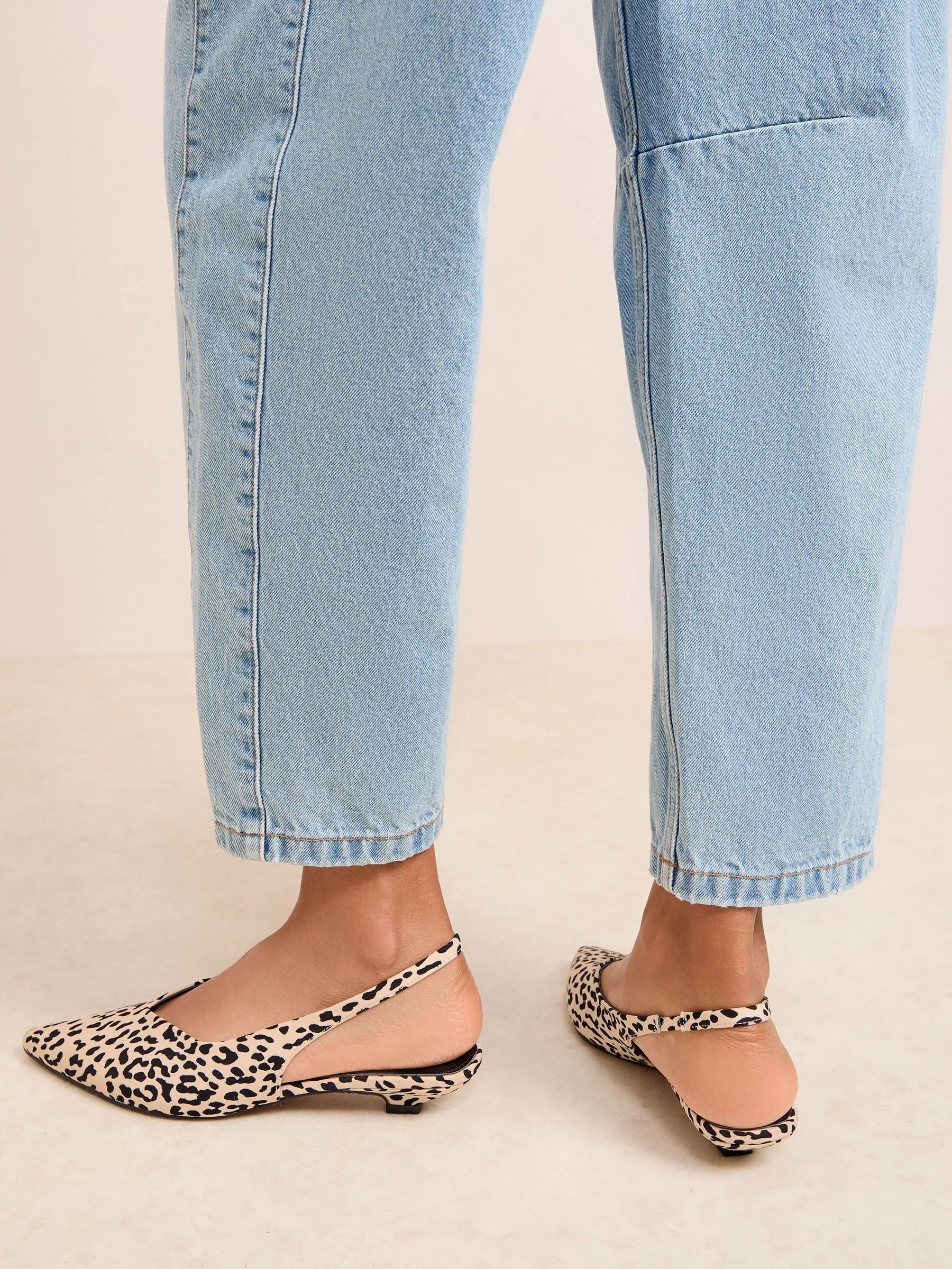 Wit met luipaardprint - Friends Like These Sling Back Micro Kitten Heel Pointed Toe Faux Suede Court Shoes