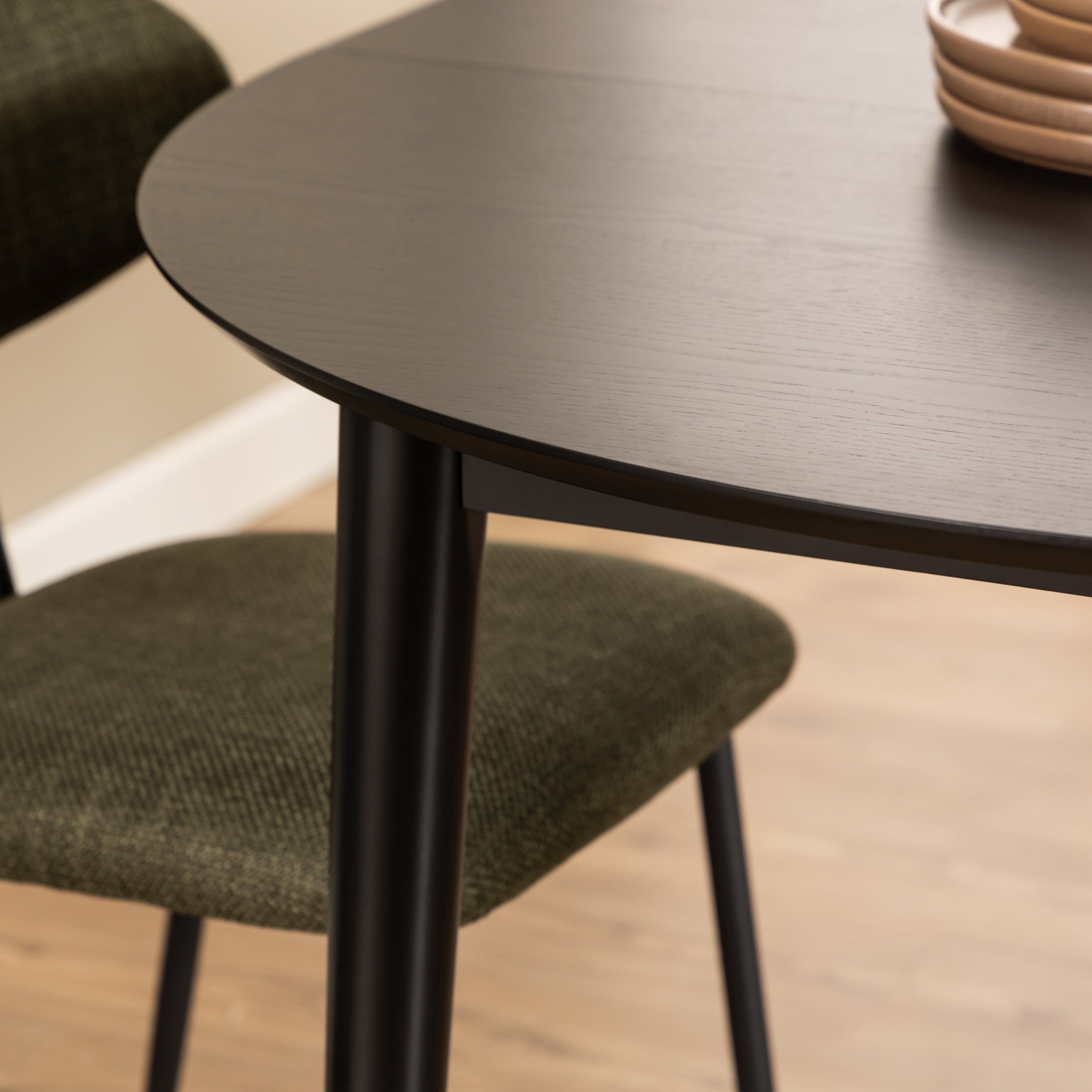 by fonQ Evolve Eettafel Uitschuifbaar - Ã 115 cm - Zwart