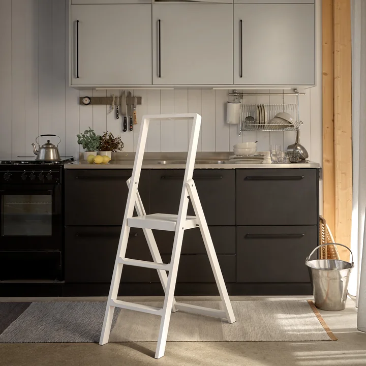 Design House Stockholm - Step Klappleiter, Eiche weiss gebeizt