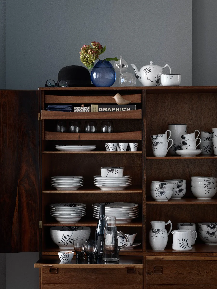 Royal Copenhagen  Sort Mega riflet tallerken - 19 cm.