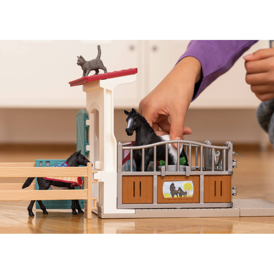 schleich HORSE CLUB Paardenbox met merrie en veulen 42611