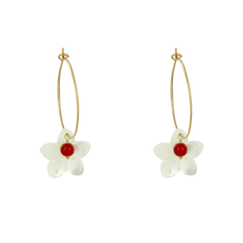 Boucles d'Oreilles Plaqué Or Créoles Fleurs de Frangipanier de Nacre et Perles Rouges