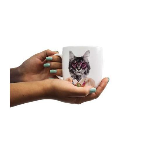 Caneca com estampa de gato Caudania, estilo casual e descontraído, branca.
