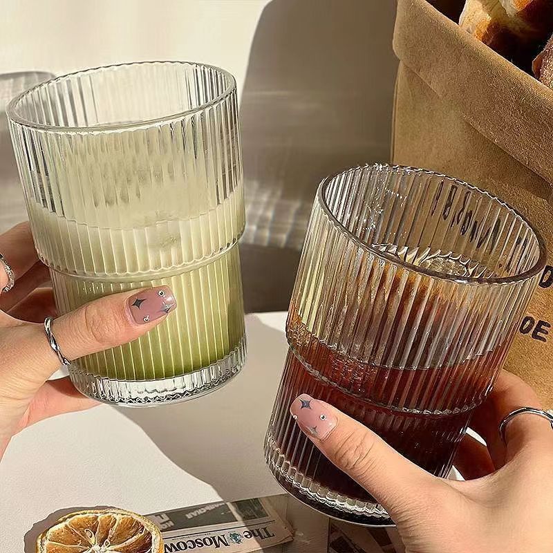 Home Simply - Gestructureerde glazen drinkbeker / deksel / drinkrietje / set