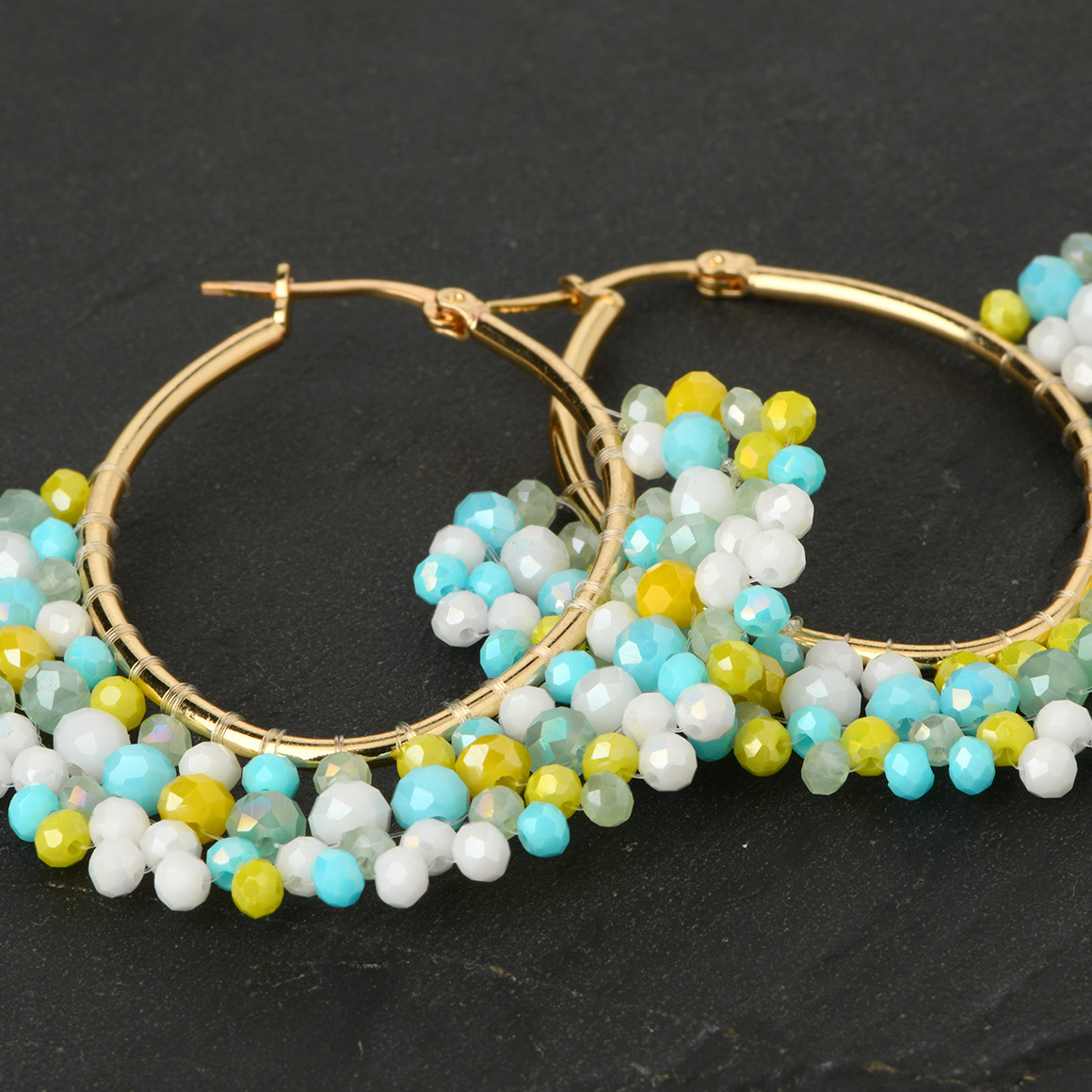 Gina Damen Creolen mit bunten Perlen hellblau / weiss / gold