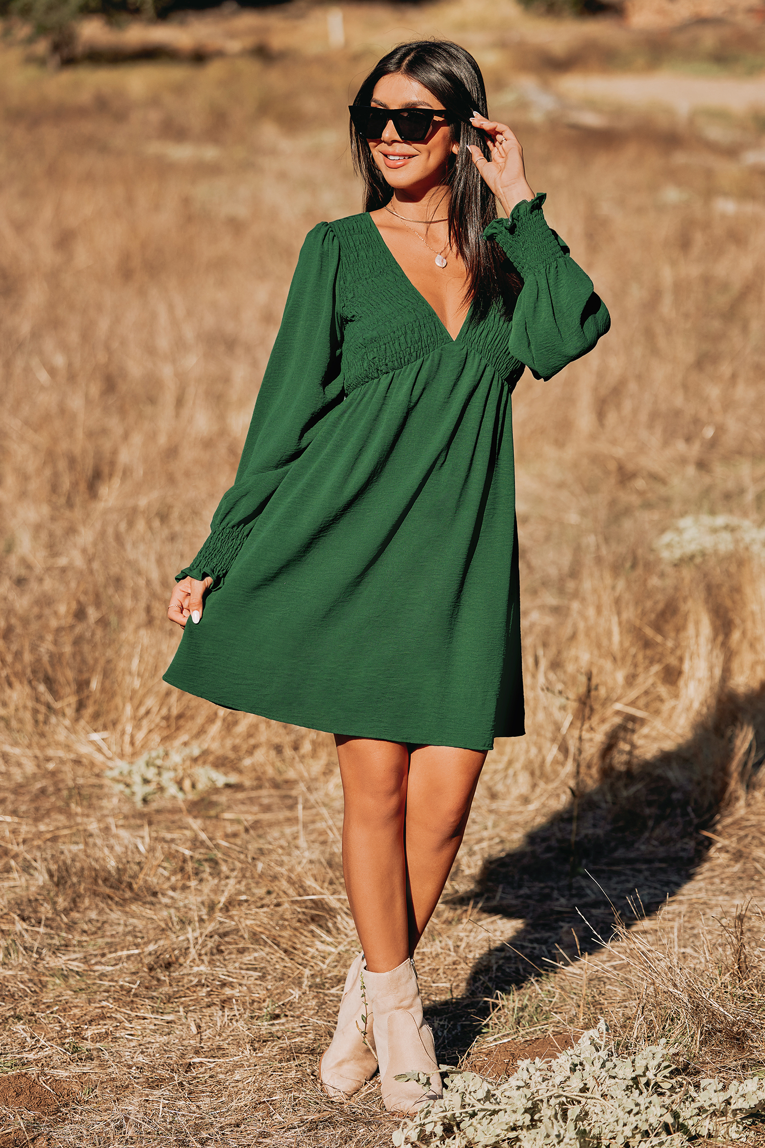 Robe à col en V et smocks