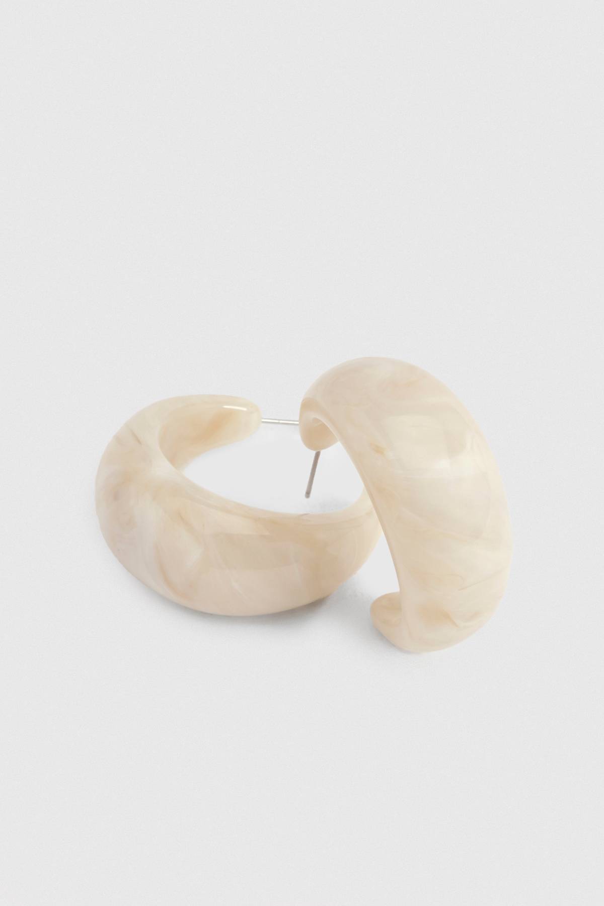 boohoo Boucles D'oreilles Créoles À Détail En Résine