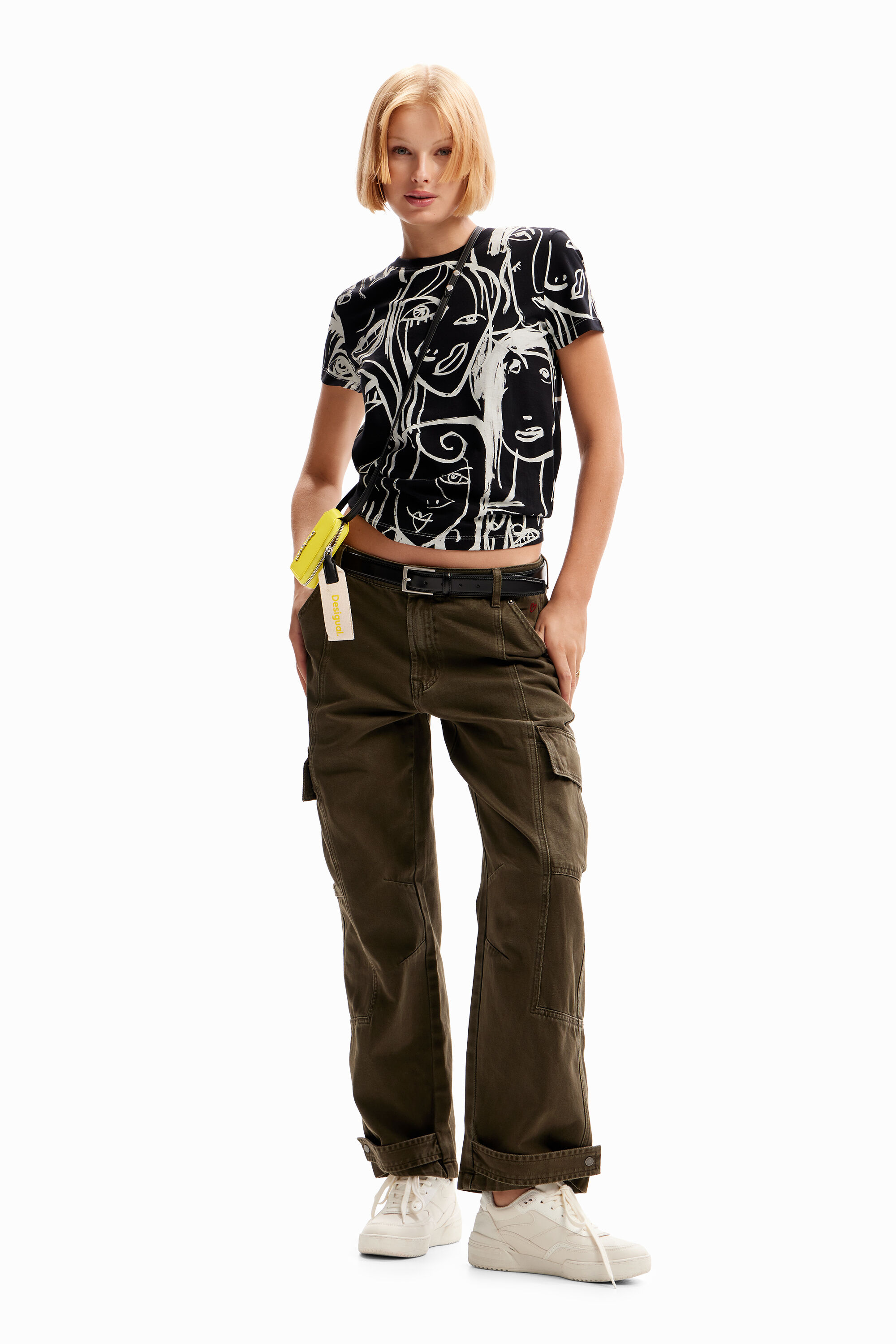T-shirt visages contraste