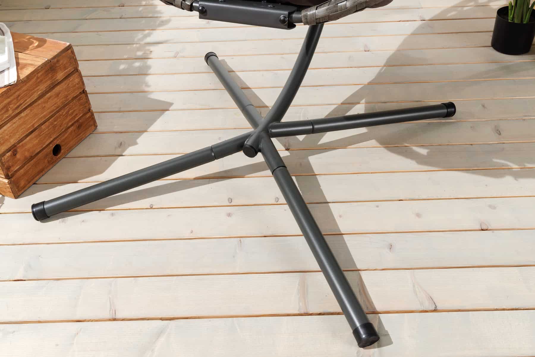 In- und Outdoor Hängesessel IBIZA anthrazit Rattan mit Gestell wetterfest inkl. Kissen