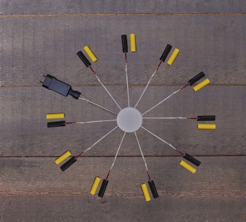 Anna's Collection - Trafo 3V - Voor 10 x 2 AA Batterijen