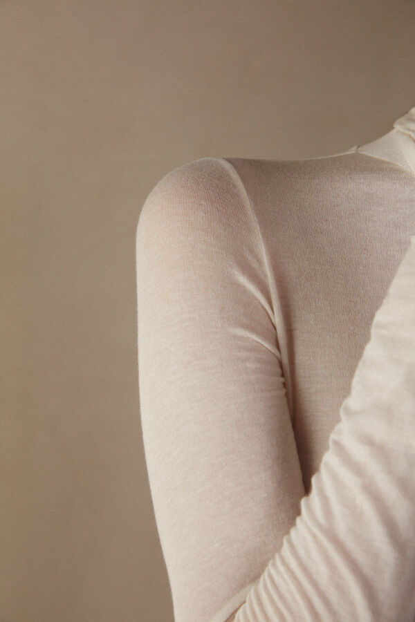 Camiseta de manga comprida com gola alta em cashmere modal ultraleve