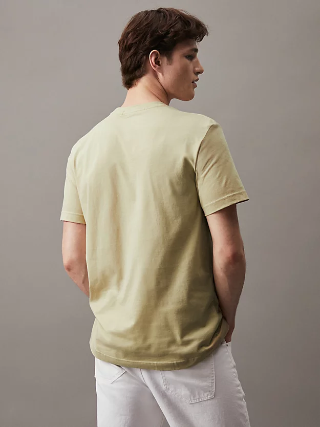 Camiseta com monograma