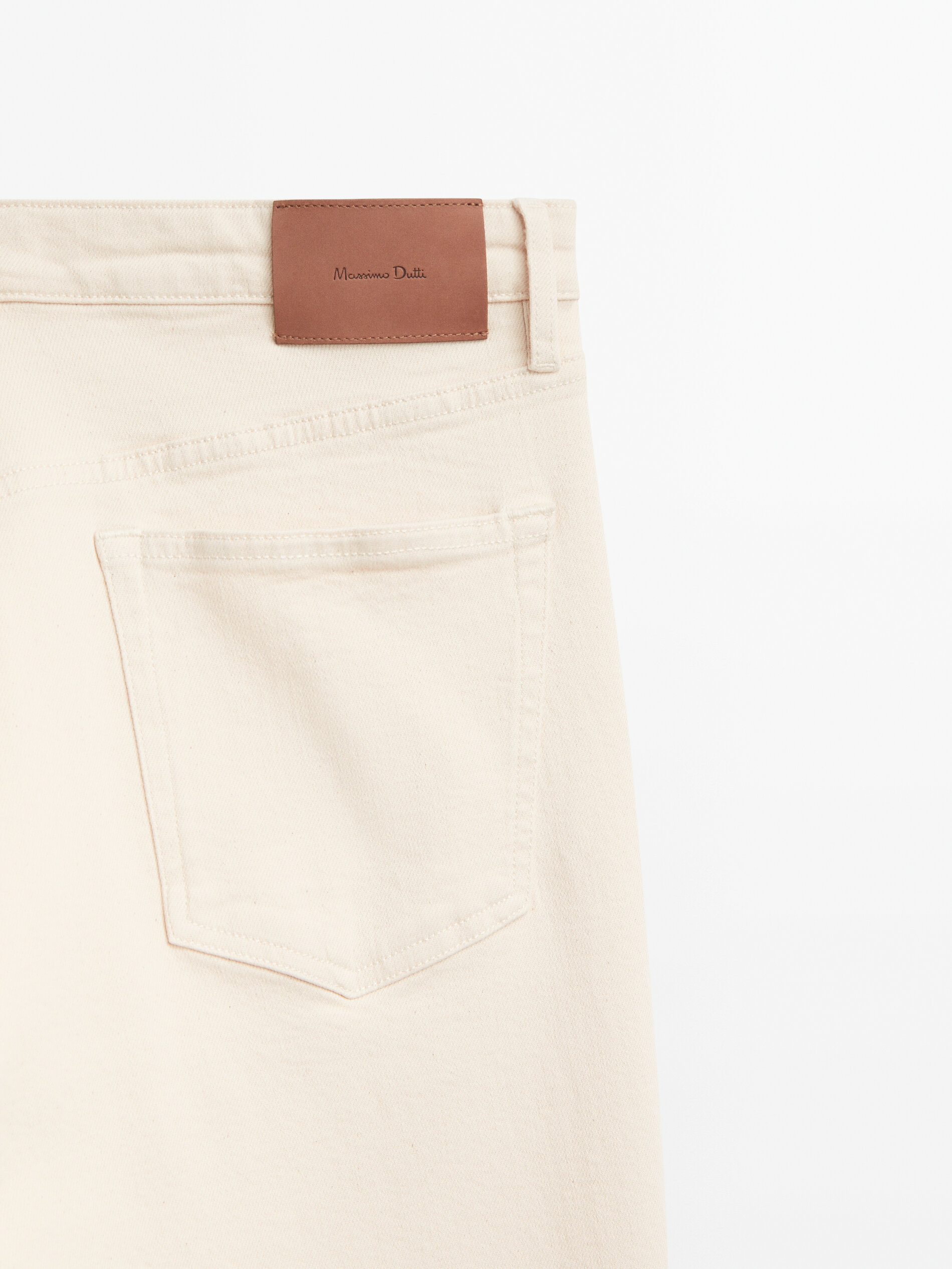 Calça jeans com modelagem afunilada - RAW