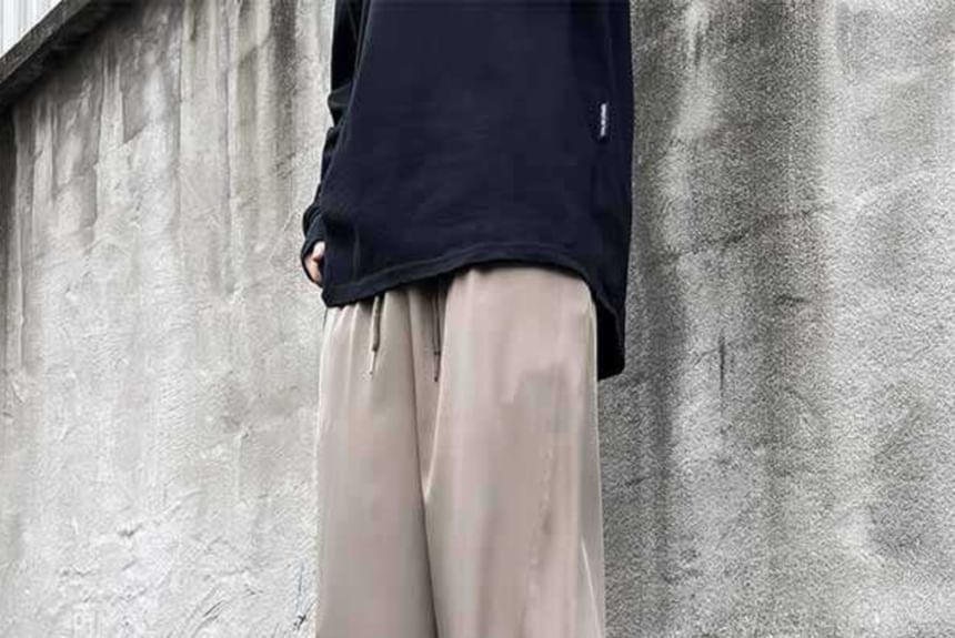 Fushet - Effen joggingbroek met elastische taille en rechte pijpen