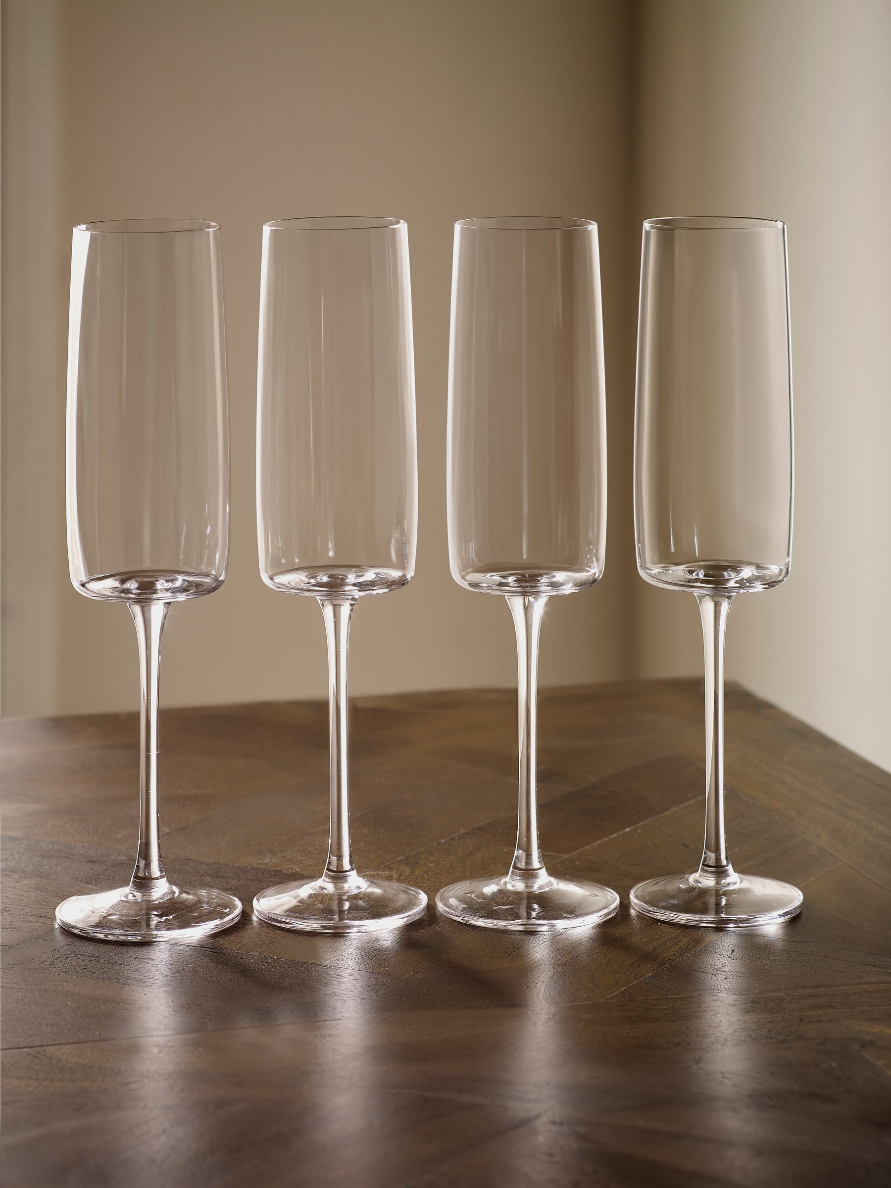 Set van 4 hoekige champagneflûtes