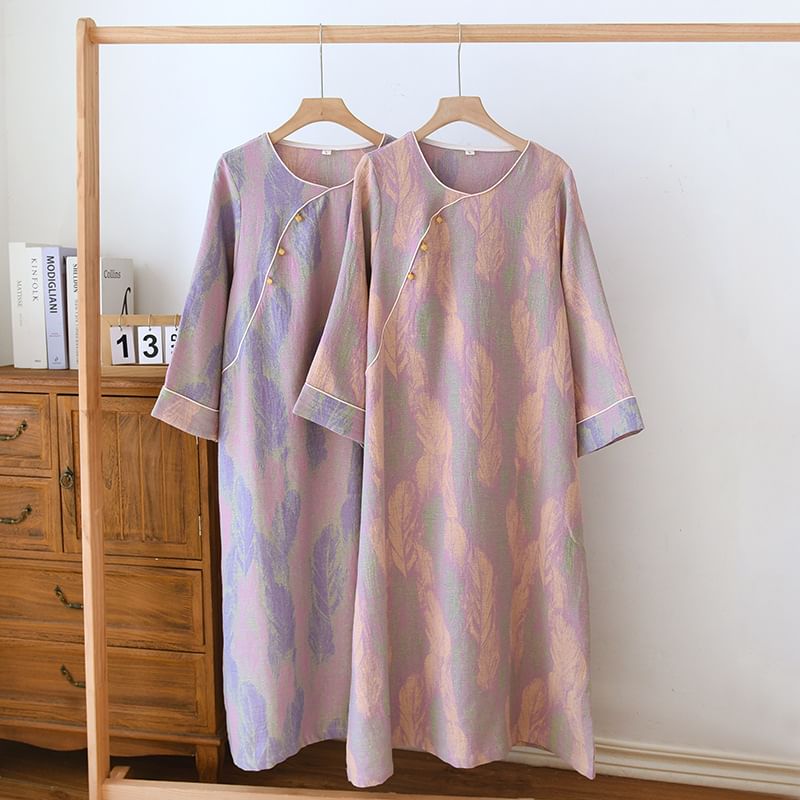 Somnus - Asymmetrische midi-slaapjurk met lange mouwen en print en knopen
