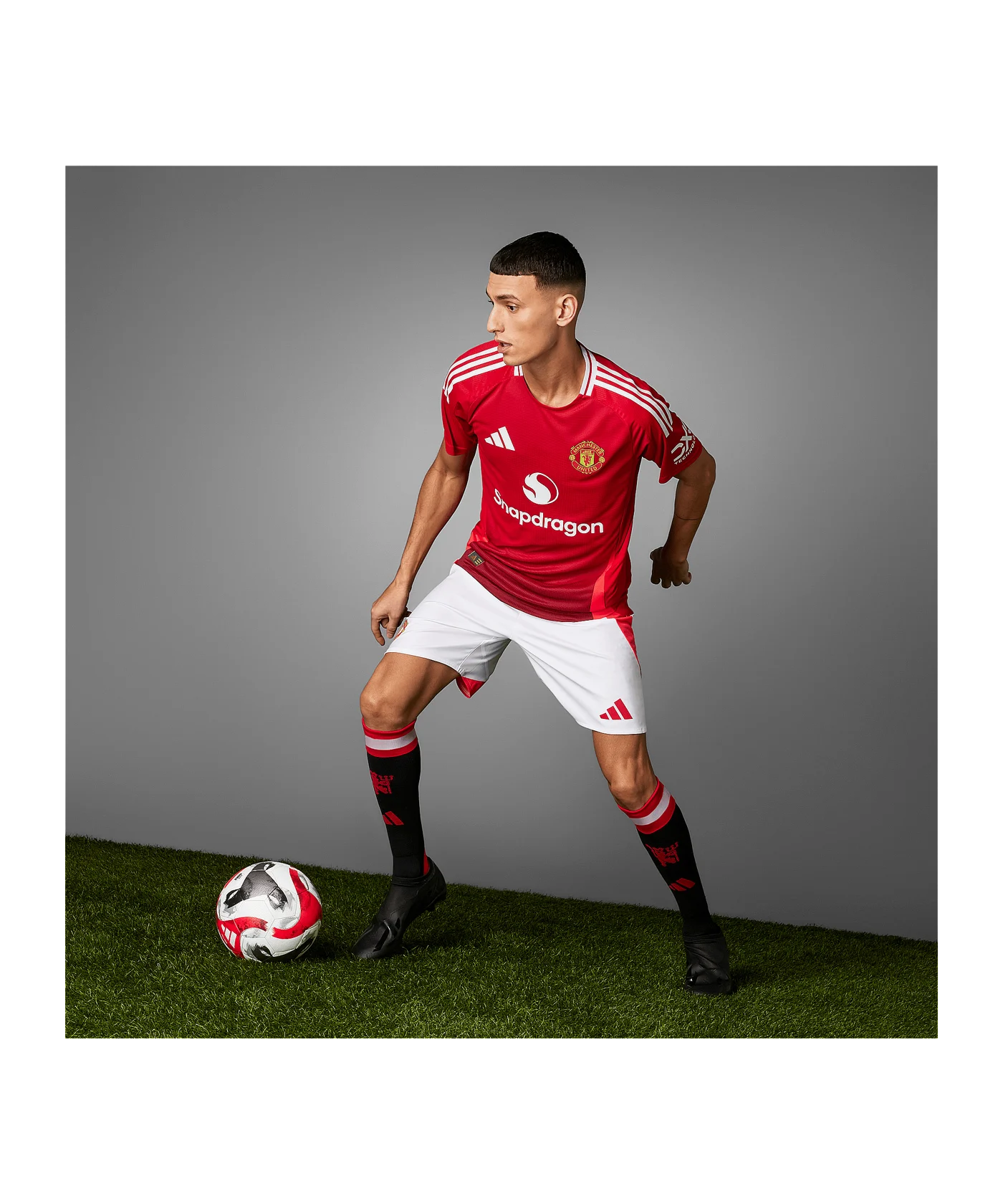 adidas Manchester United Auth. Trikot Home 2024/2025 Rot