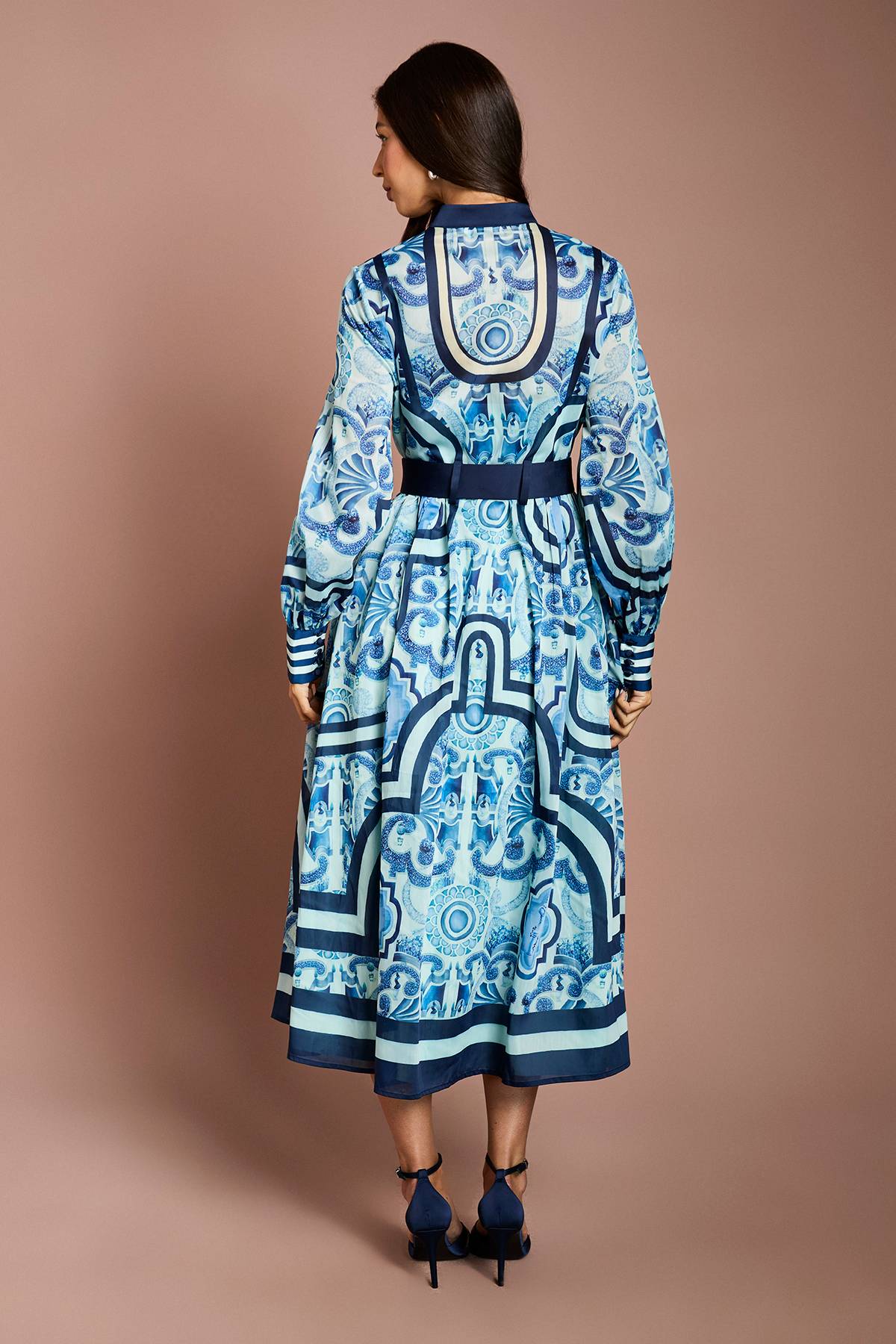 Coast Robe Chemise Ceinturée En Organza Lisa Tan