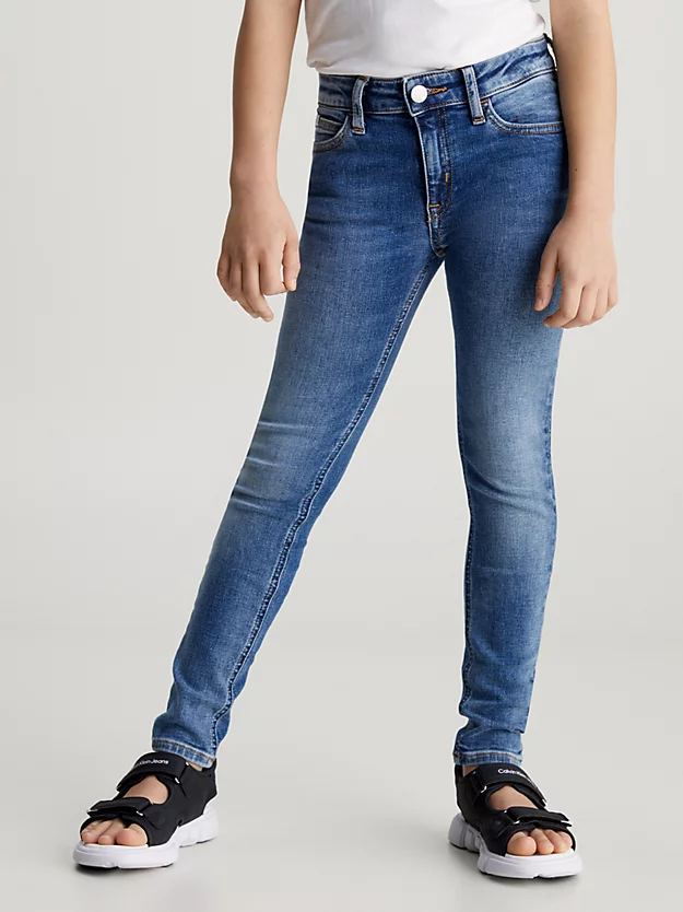 Calça jeans skinny de cintura média