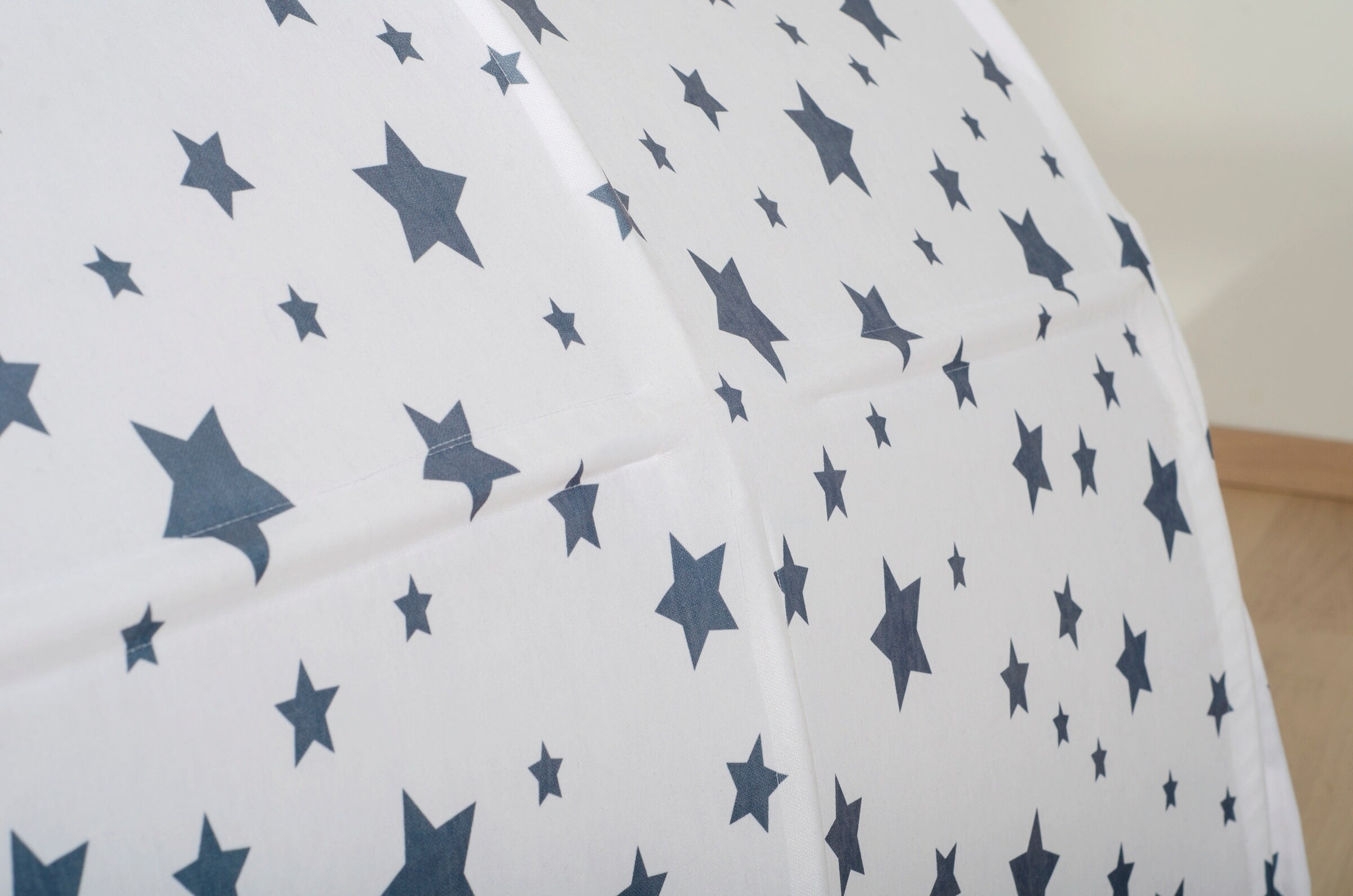 Ticaa Spiel- und Betttunnel, Kinderzelt, Kindertunnel für Jungs & Mädchen Spielzelt für Bodenbett, Hochbett, Etagenbett und Einzelbett 90x200cm sternentanz weiß