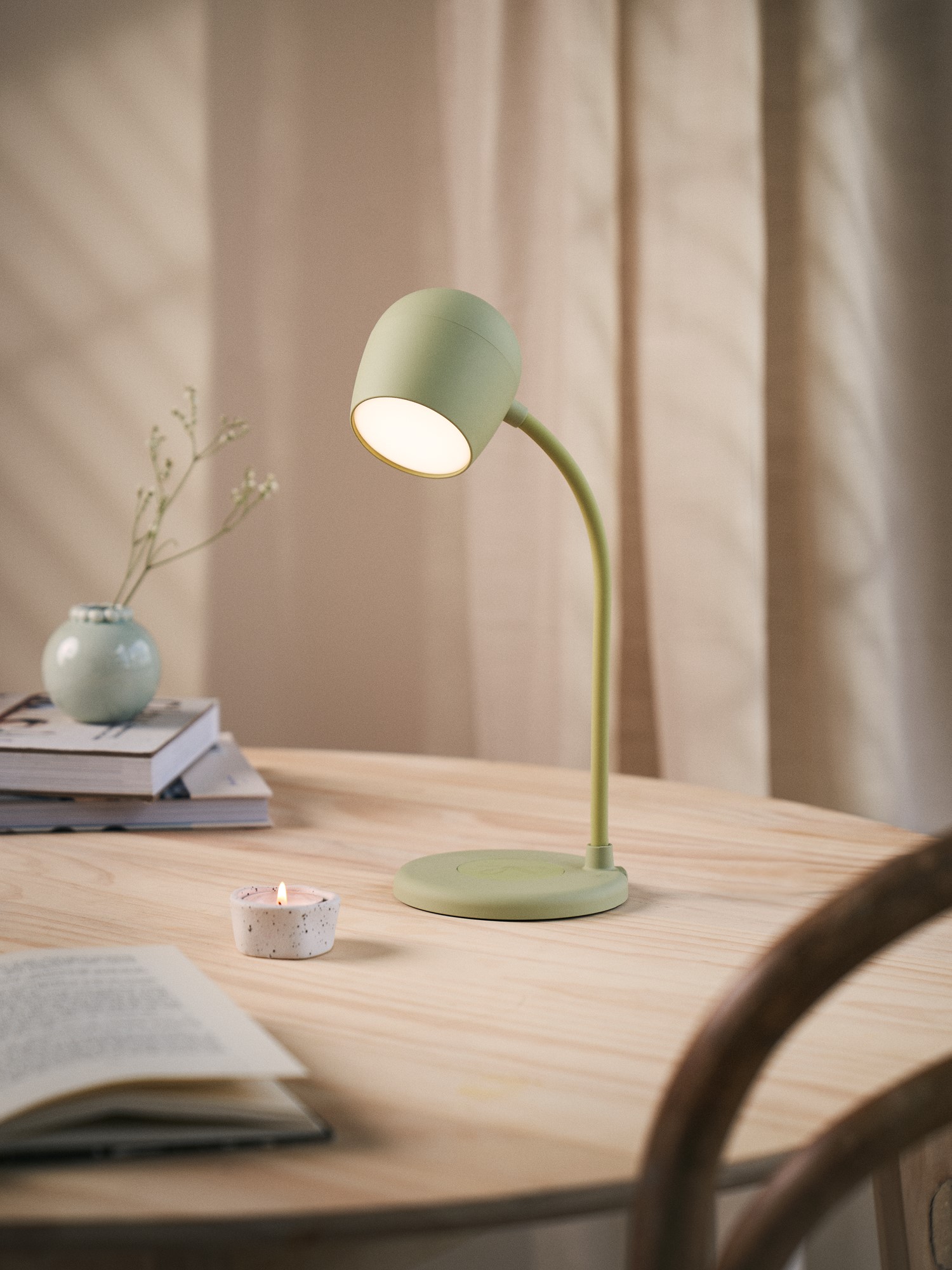 Bordlampe med højttaler | ABS/metal/silikone. 12 x 12 x 32 cm. | Milky Green | Kreafunk