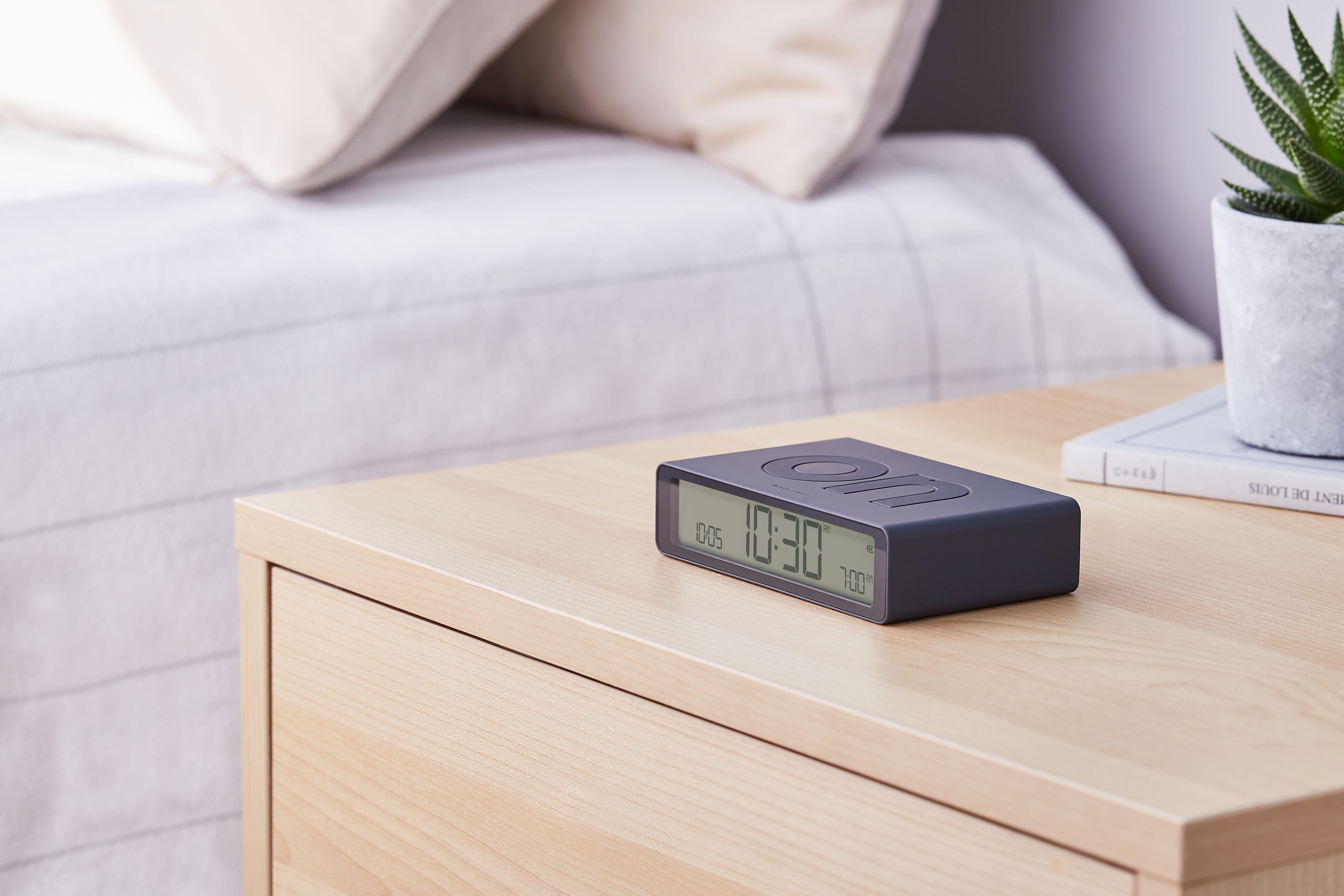 Flip Classic Digitaler Wecker Nachttisch Uhr mit LCD Display (LEX-LR157G3) - Dark Grey
