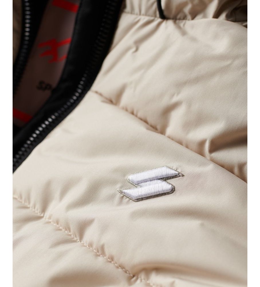 Jaqueta com capuz acolchoada Superdry Spirit Sports na cor bege