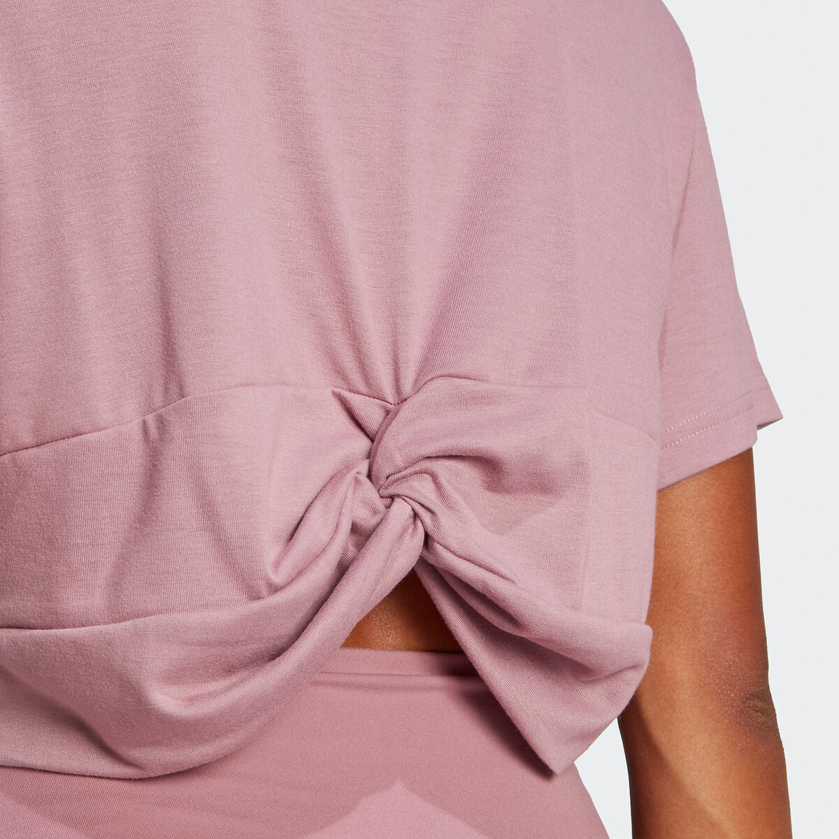 Camiseta cropped adidas Performance para estúdio de ioga