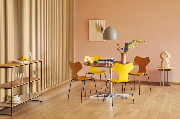 Fritz Hansen Grand Prix eetkamerstoel chroom, essen olive green