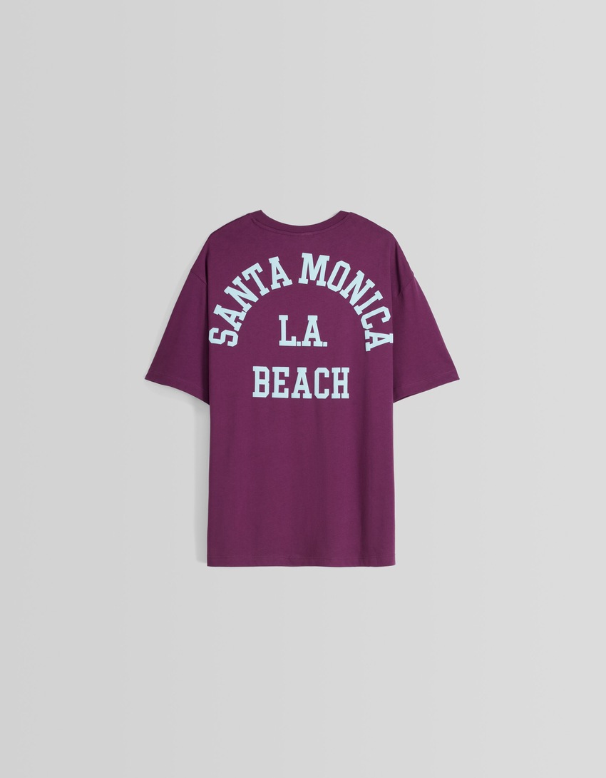 Camiseta de manga curta com estampa e modelagem quadrada
