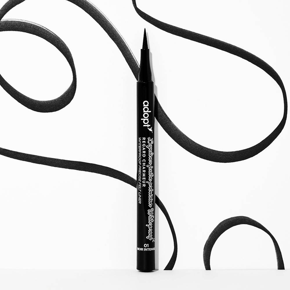 L'eyeliner feutre précision waterproof regard charmeur