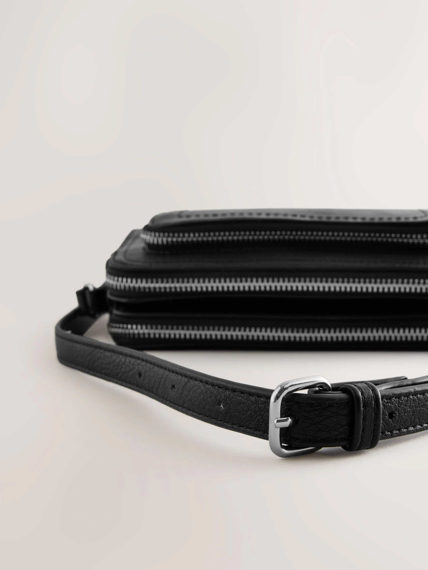Zwart - Crossbodytas met dubbele rits