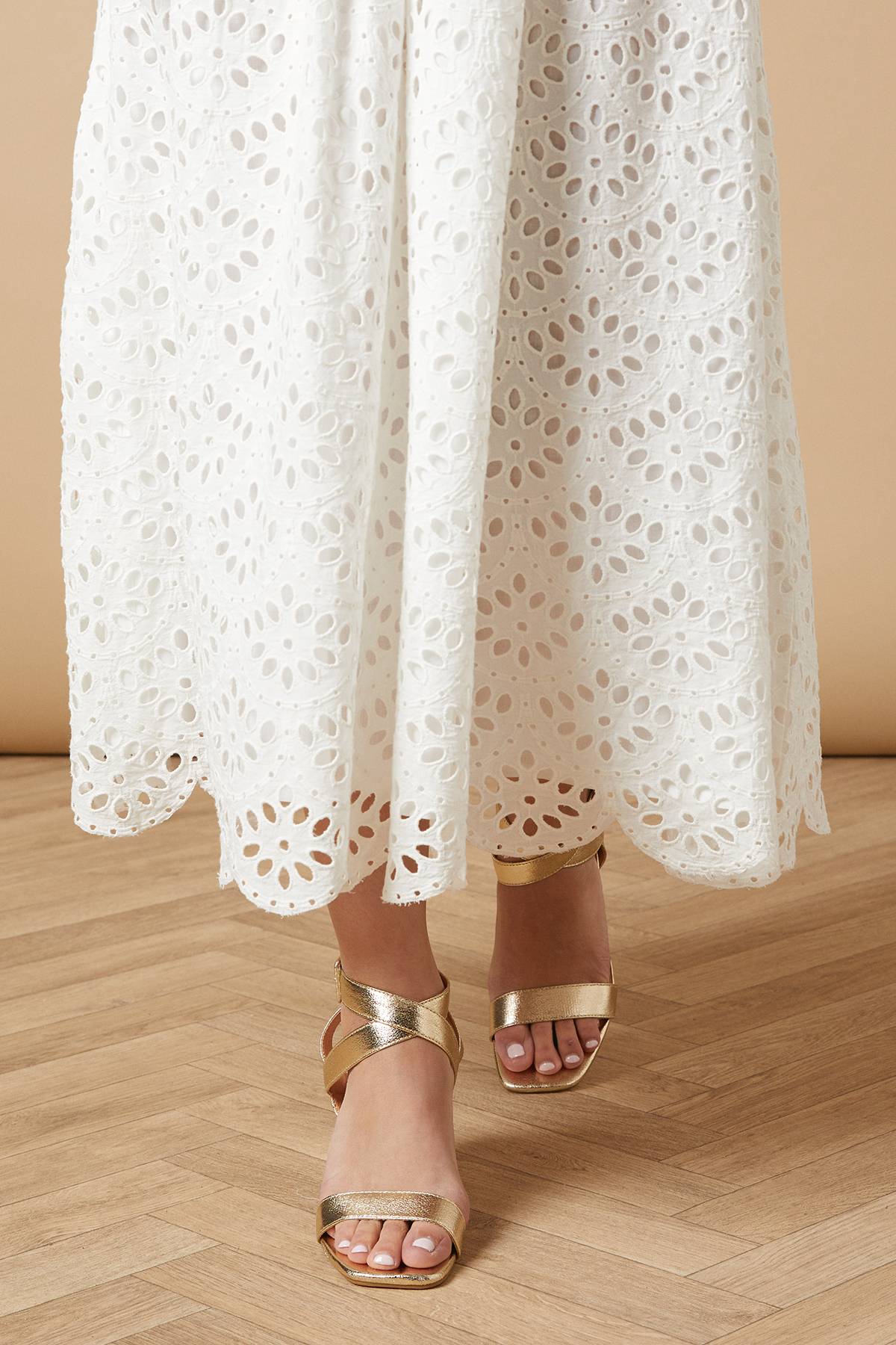 Oasis Sandales à Talon Bloc Moyen Millie avec Boucle Recouverte