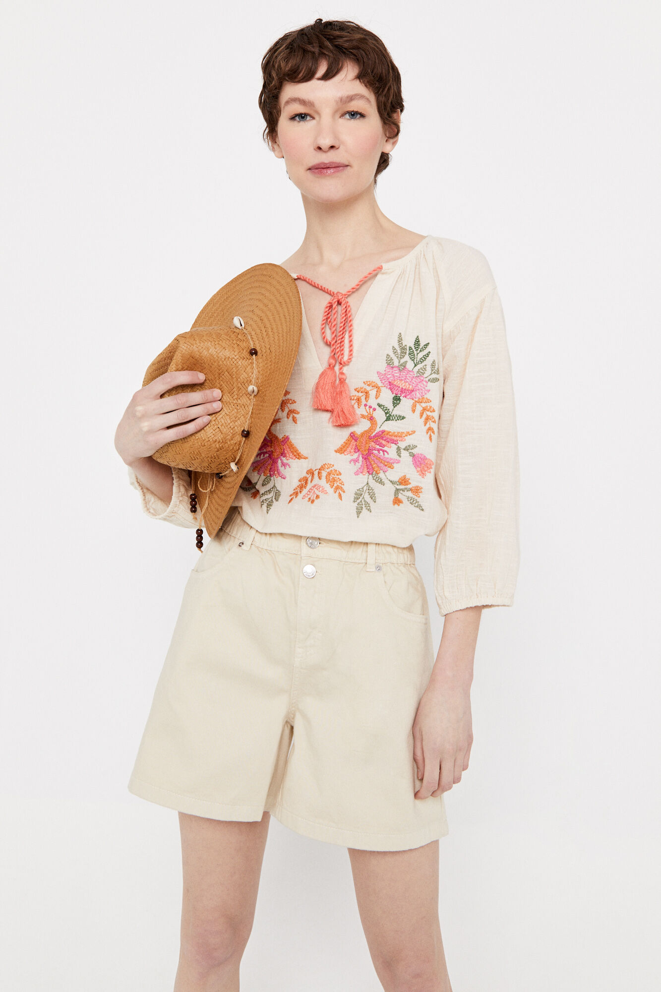 Shorts jeans de modelagem fácil - Marfim