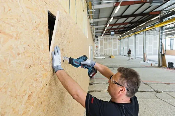 Bosch ACCuBAJONETSAV GSA 18 V-LI C SOLO L-BOXX - SOLO