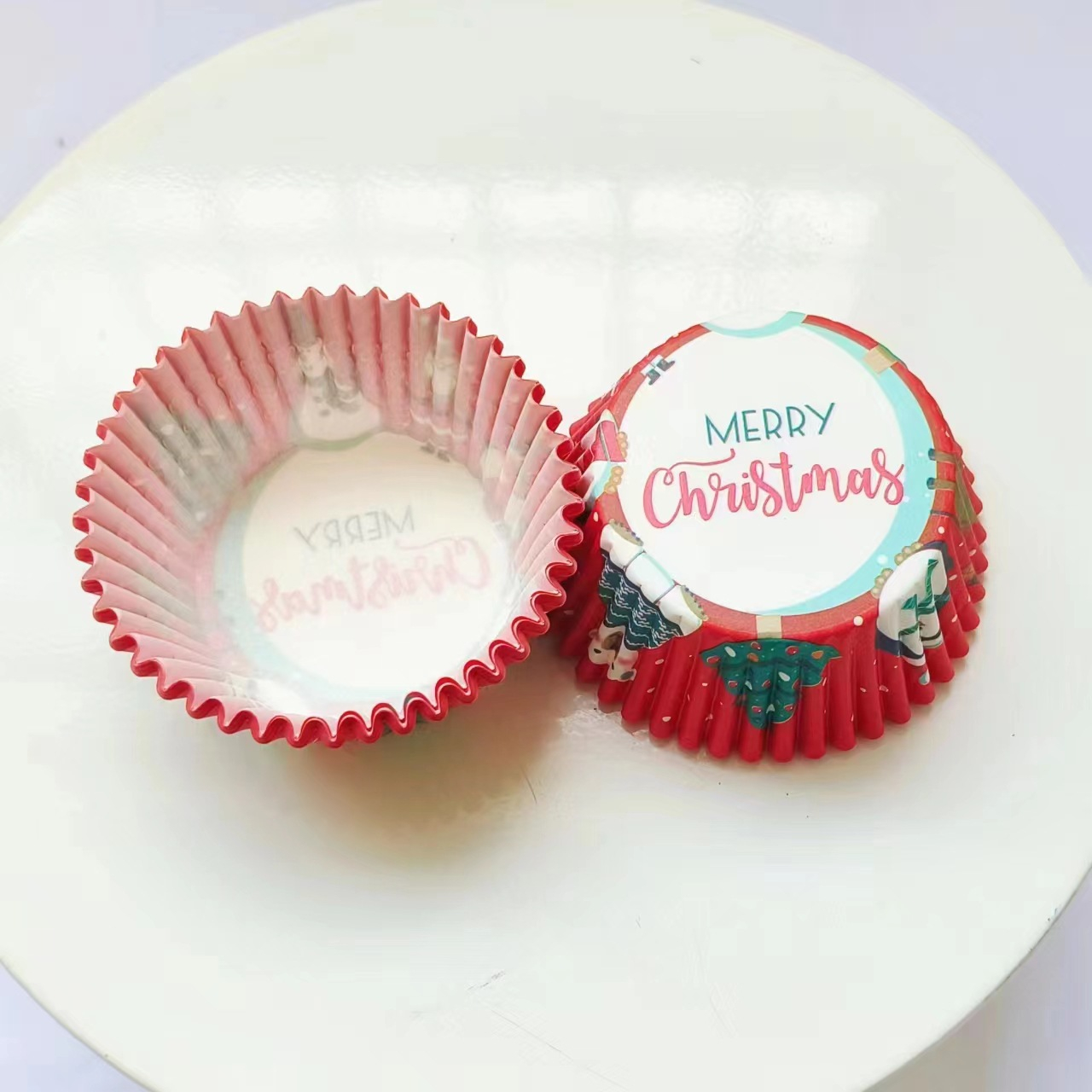 (100er Set) Einweg Papier Weihnachts Cupcake Förmchen Christmas Muffin Form Party Backform - Assortiert
