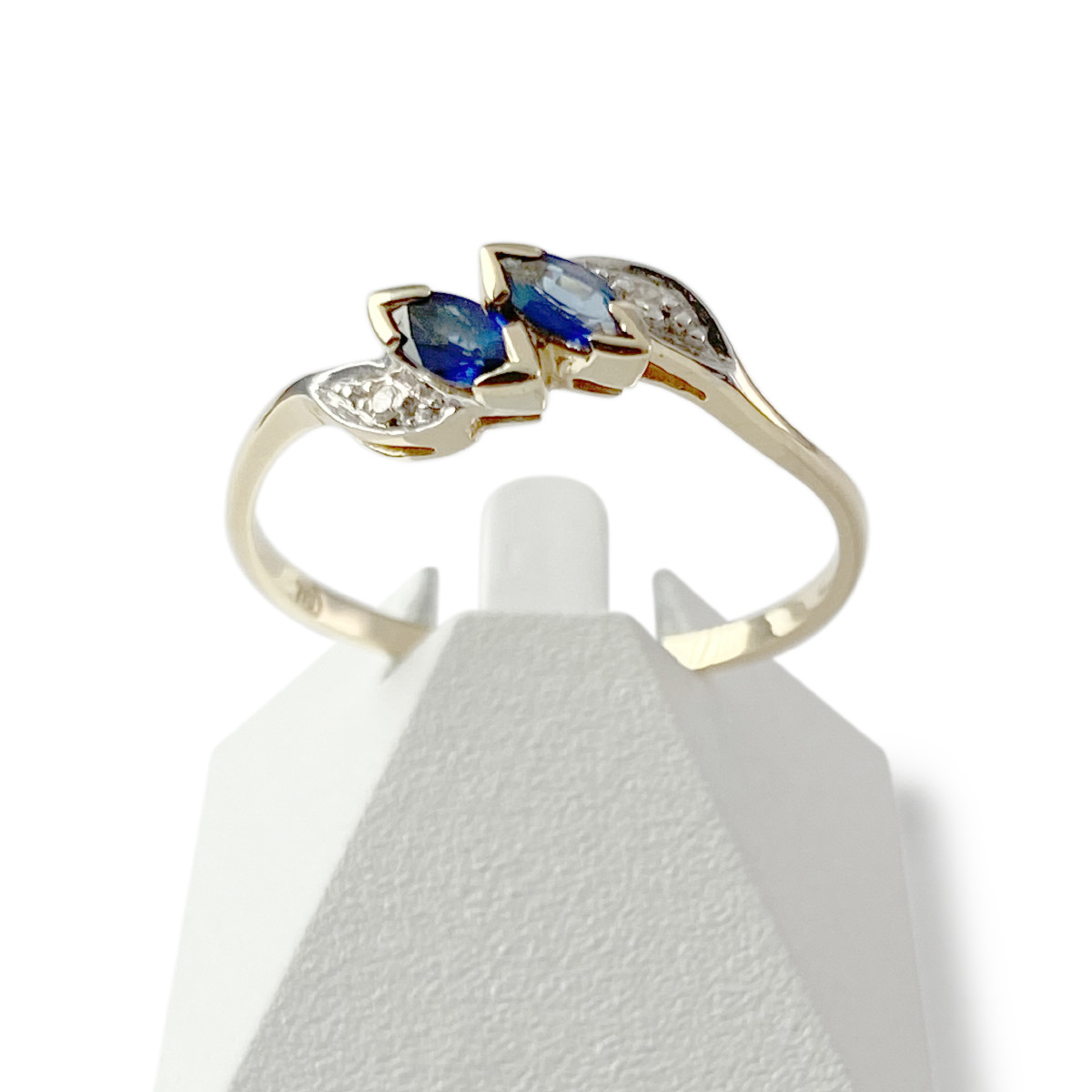 Bague d'occasion or 750 jaune diamants saphirs