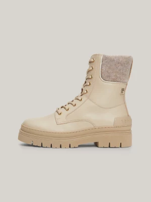 Botas de couro com cadarço e gola de feltro contrastante