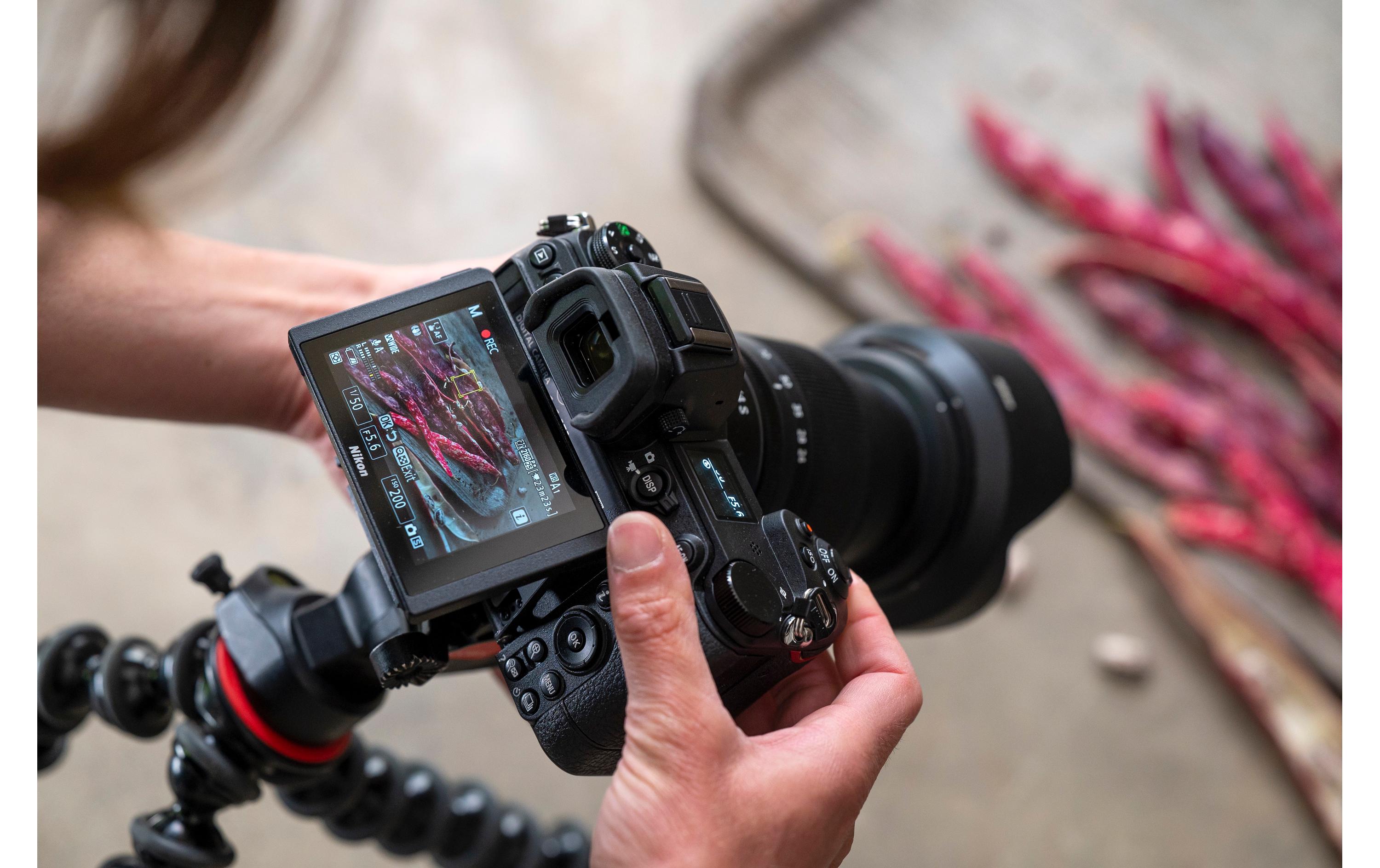 Festbrennweite NIKKOR Z MC 105mm F/2.8 VR S – Nikon Z<br>Professionelles Makroobjektiv mit mittlerer Telebrennweite