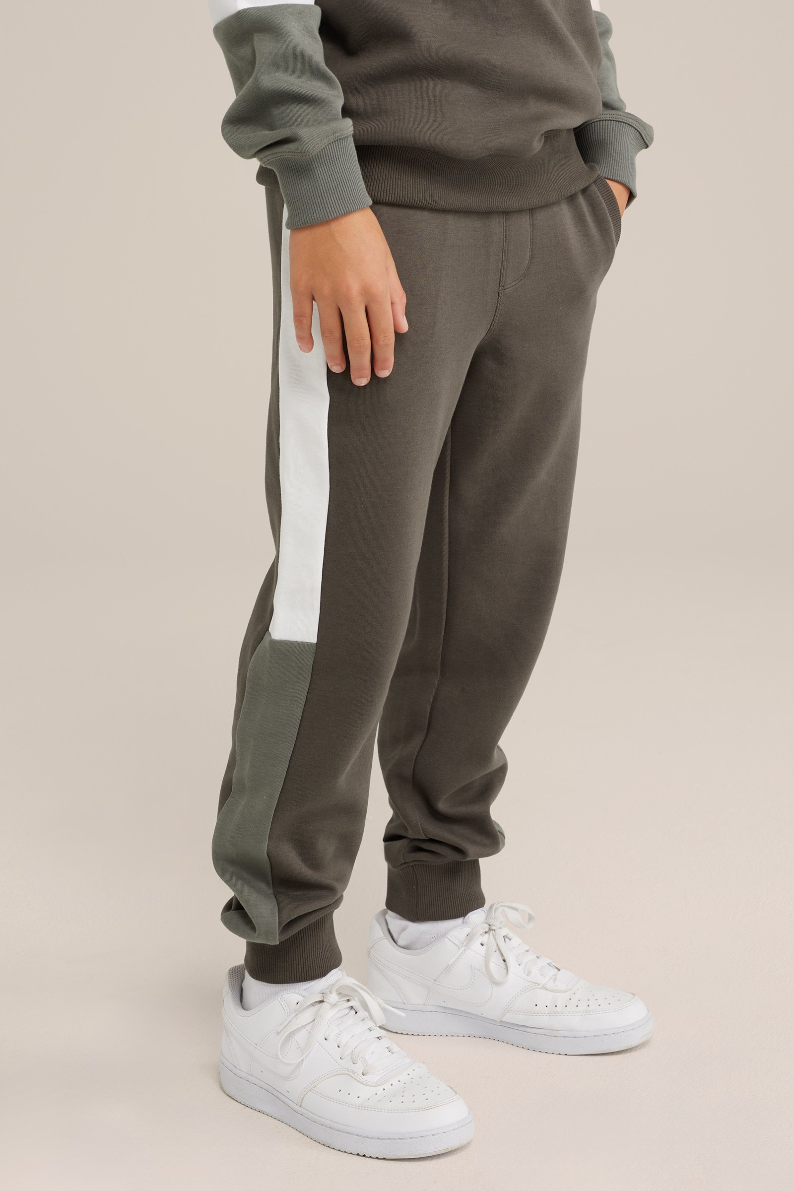 Jongens joggingsbroek met tapedetail Salty Dog Legergroen