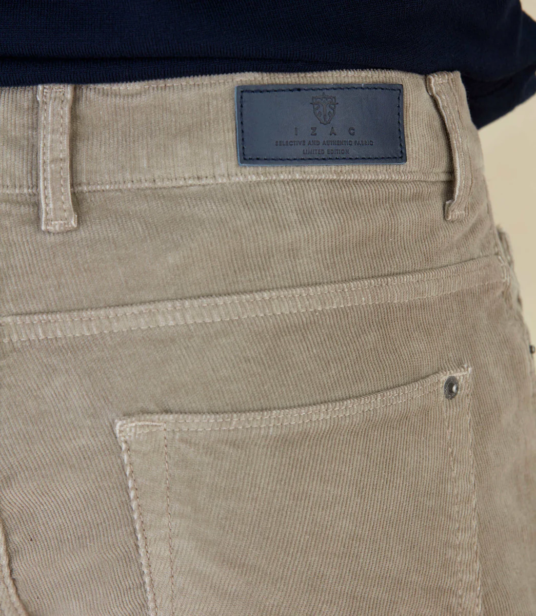 Pantalon en velours kaki clair 