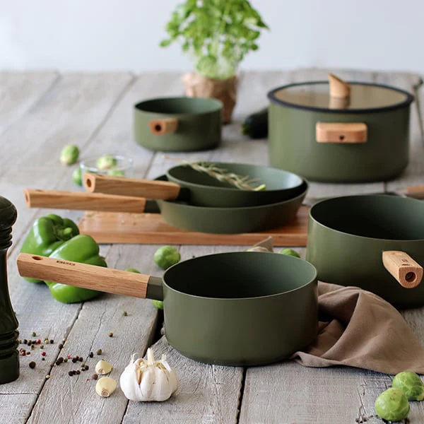 Casserole Ector induction aluminium revêtu manche en bois 18 cm vert O