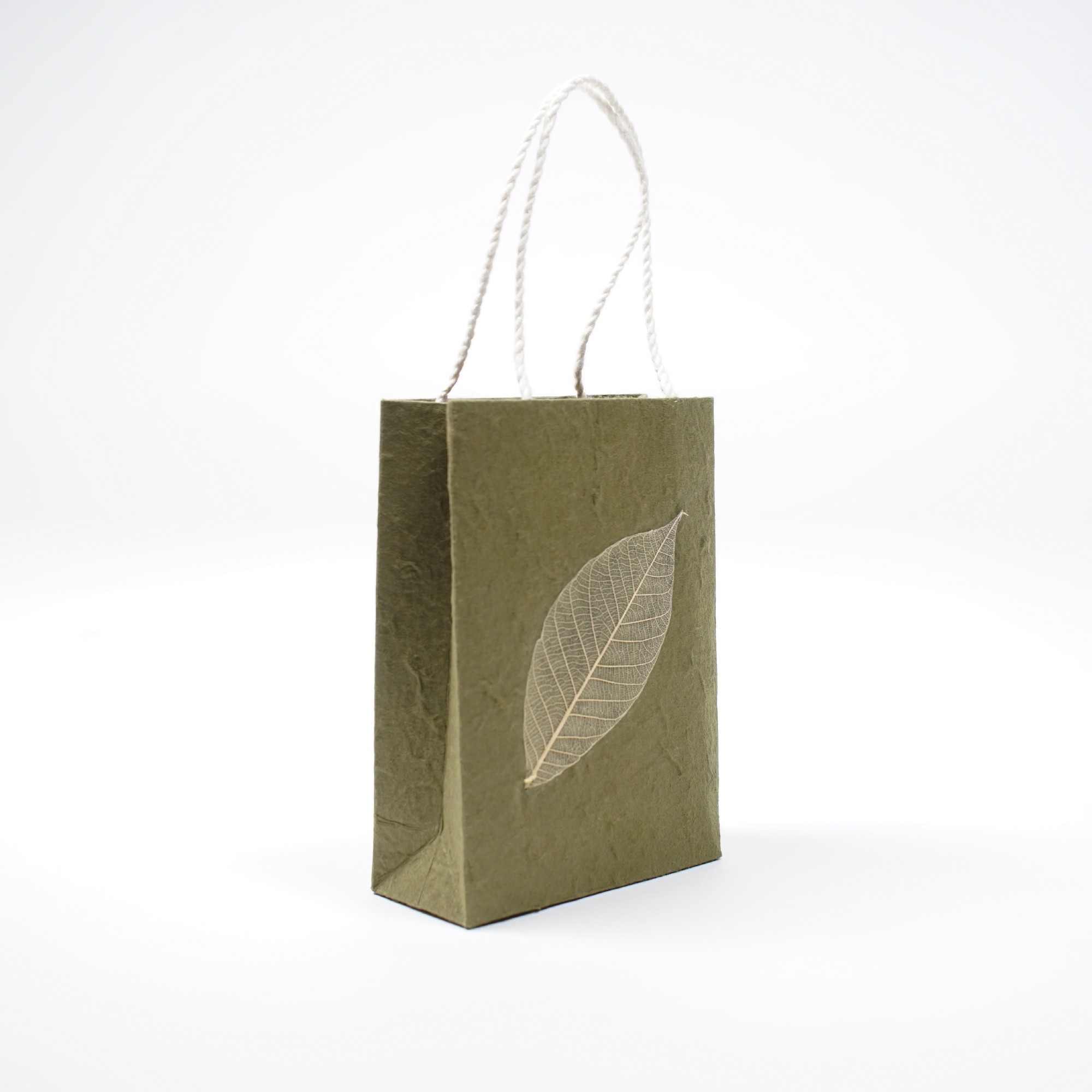 Tasche aus handgeschöpftem Papier, oliv, L 11,5 cm, B 5 cm, H 16 cm günstig bestellen