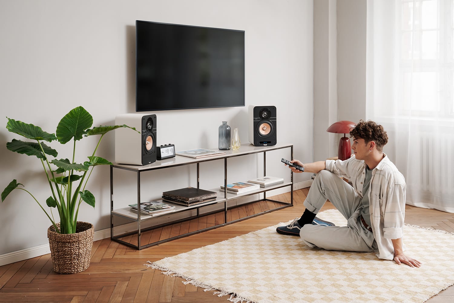 ULTIMA 25 AKTIV + Pro-Ject A1