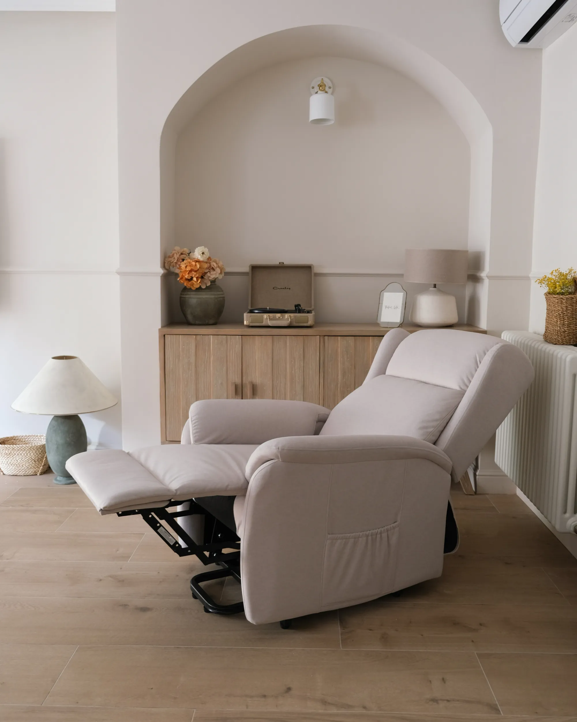 Elektrische relaxfauteuil ELEGY inclusief voetensteun Stof Lichtbeige