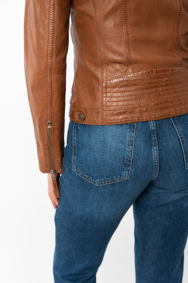 Mauritius Lederjacke »Junja« mit Kapuze mit abnehmbarem Kapuzen-Einsatz und aufwendigen Biker-Details