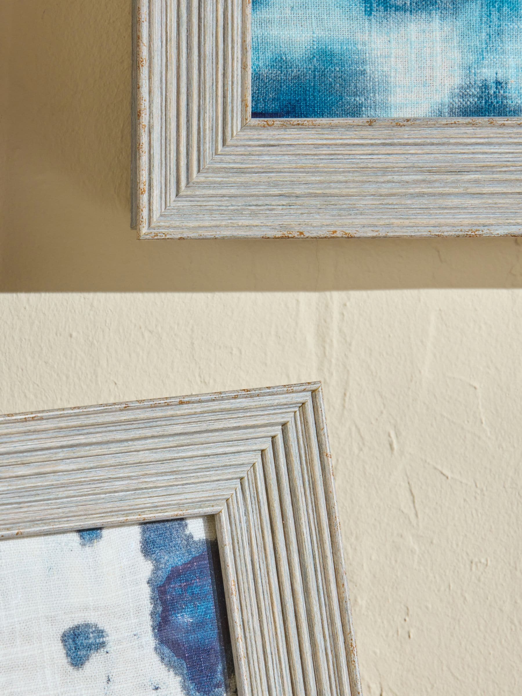 Set of 2 Distressed Wood Effect Photo Frames
